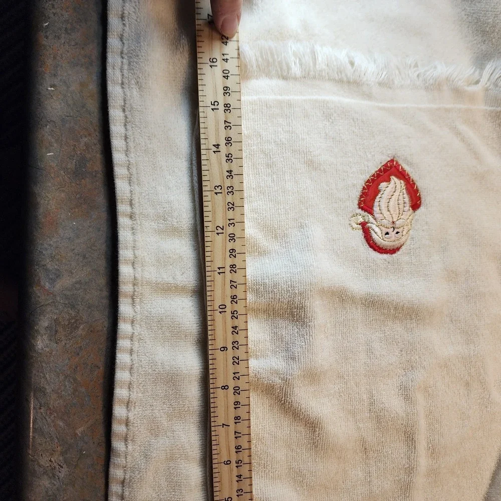 Set Of 3 Vintage Christmas Embroidered Santa Bath & Hand Towel Set Off White